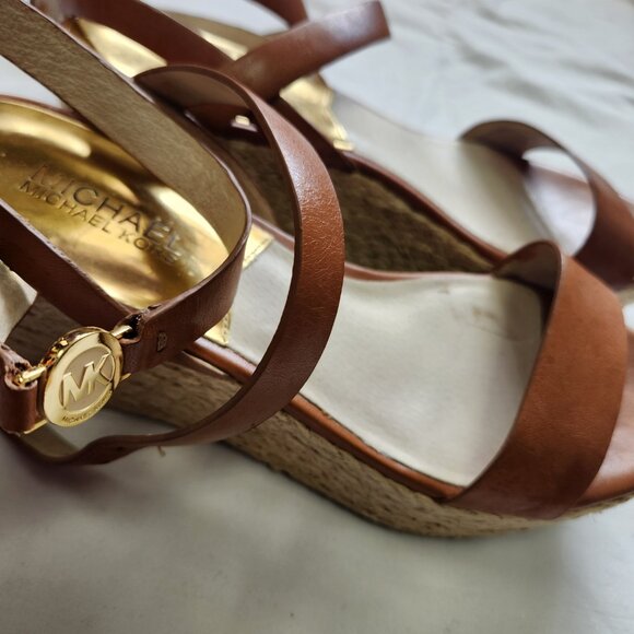 Michael Kors Luggage Tan Wedge Jalita Charm Sandal Strappy Heels Wicker Size 7 - Picture 6 of 9